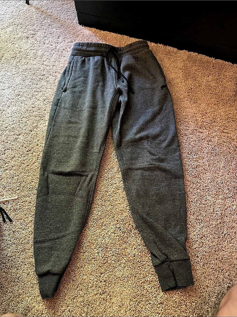 Fabletics Men's Gray Jogger Sweatpants